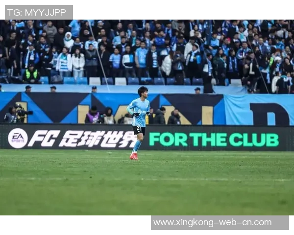 以足球6号球星为核心探寻团队灵魂与战术智慧的完美融合