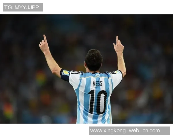 炫酷男足球星壁纸背景图展示：激烈赛场瞬间与明星球员完美融合