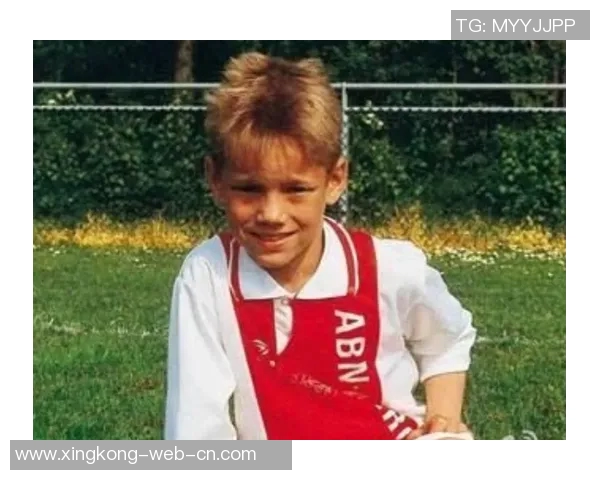 从足球球星童年照看谁小时候最帅 谁的成长最让人惊艳